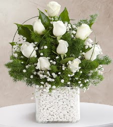 9 beyaz gül vazosu  Van çiçek satışı 