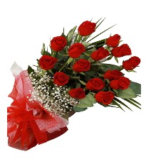 15 kırmızı gül buketi sevgiliye özel  Van çiçek gönderme sitemiz güvenlidir 